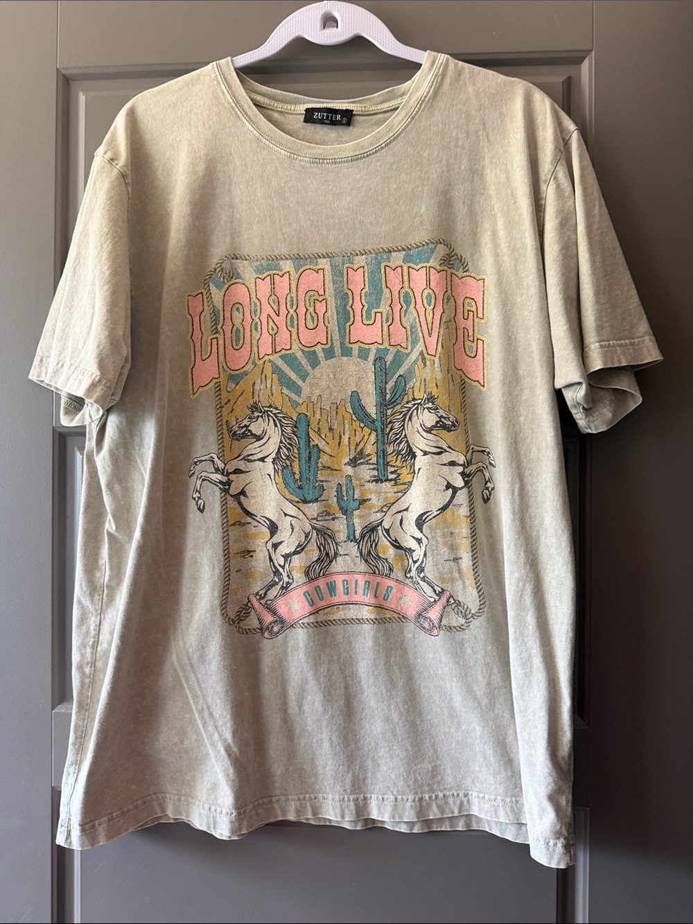 Zutter 'Long Live' Short Sleeve Graphic Tee — Washed Cream